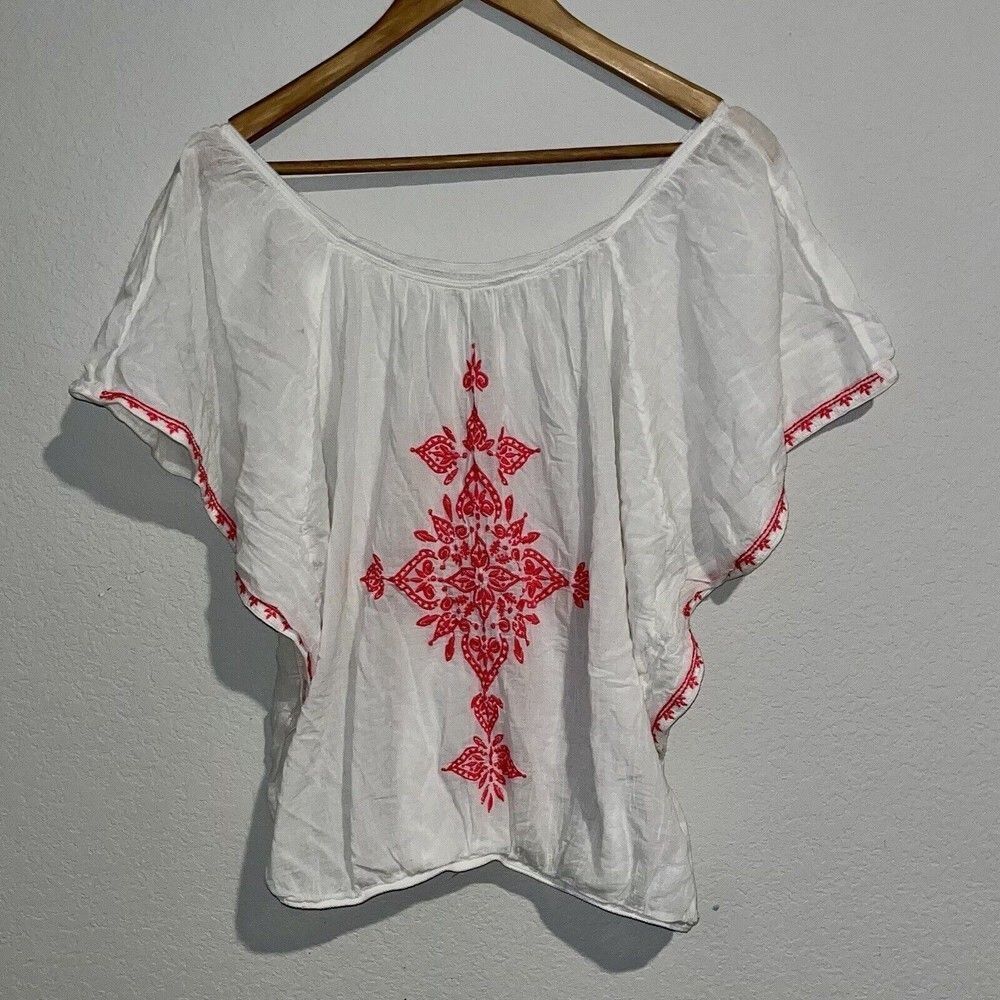 Woman’s 100% Cotton Top size 0 xs white pink Aztek boho embroidery